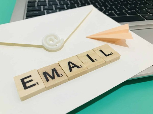 Comment retrouver facilement une adresse e-mail ?
